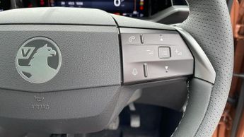 Vauxhall Grandland 1.2 Ultimate SUV 5dr Petrol Hybrid e-DCT Euro 6 (s/s) (136 ps)