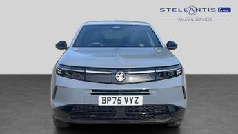 Vauxhall Grandland 1.2 Ultimate SUV 5dr Petrol Hybrid e-DCT Euro 6 (s/s) (145 ps)