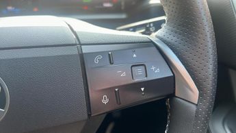 Vauxhall Grandland Electric 73kWh Ultimate SUV 5dr Electric Auto (213 ps)