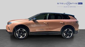 Vauxhall Grandland Electric 73kWh Ultimate SUV 5dr Electric Auto (213 ps)