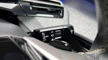 Peugeot 3008 73kWh GT SUV 5dr Electric Auto (210 ps)