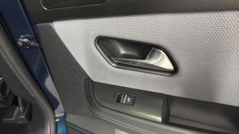 Vauxhall Grandland Electric 73kWh Ultimate SUV 5dr Electric Auto (213 ps)