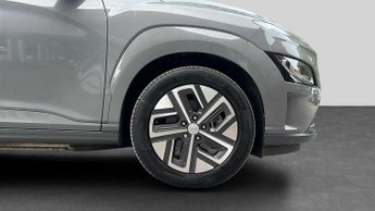 Hyundai Kona 64kWh Premium SUV 5dr Electric Auto (10.5kW Charger) (204 ps)