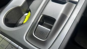 Hyundai Kona 64kWh Premium SUV 5dr Electric Auto (10.5kW Charger) (204 ps)
