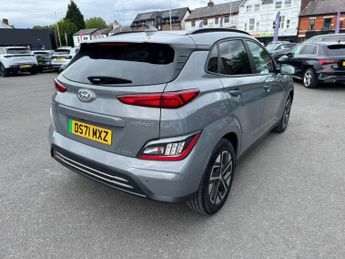 Hyundai Kona 64kWh Premium SUV 5dr Electric Auto (10.5kW Charger) (204 ps)