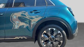 Fiat 600 1.2 MHEV La Prima SUV 5dr Petrol Hybrid e-DCT Euro 6 (s/s) (136 
