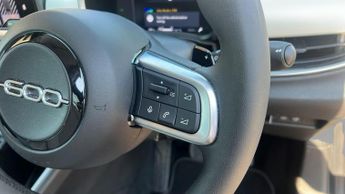Fiat 600 1.2 MHEV La Prima SUV 5dr Petrol Hybrid e-DCT Euro 6 (s/s) (136 