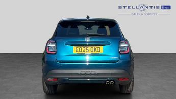 Fiat 600 1.2 MHEV La Prima SUV 5dr Petrol Hybrid e-DCT Euro 6 (s/s) (136 