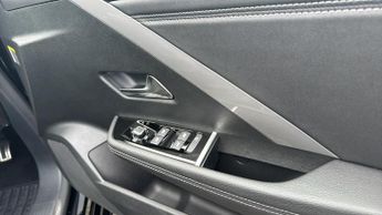 Vauxhall Astra 1.6 12.4kWh GS Hatchback 5dr Petrol Plug-in Hybrid Auto Euro 6 (