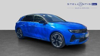 Vauxhall Astra Electric 54kWh Ultimate Hatchback 5dr Electric Auto (156 ps)