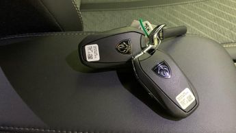 Peugeot 2008 1.2 PureTech Allure SUV 5dr Petrol EAT Euro 6 (s/s) (130 ps)