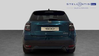 Fiat 600 1.2 MHEV La Prima SUV 5dr Petrol Hybrid e-DCT Euro 6 (s/s) (136 