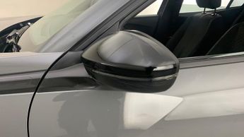 Peugeot 2008 1.2 Allure SUV 5dr Petrol Hybrid e-DSC6 Euro 6 (s/s) (136 ps)