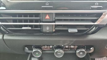 Citroen C4 50kWh Shine Hatchback 5dr Electric Auto (136 ps)