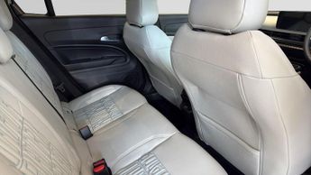 Fiat 600 1.2 MHEV La Prima SUV 5dr Petrol Hybrid e-DCT Euro 6 (s/s) (136 