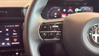 Alfa Romeo Junior 54kWh Elettrica Veloce SUV 5dr Electric Auto (280 ps)