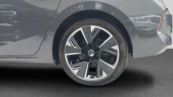 Vauxhall Astra Electric 54kWh Ultimate Hatchback 5dr Electric Auto (156 ps)