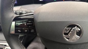 Vauxhall Astra Electric 54kWh Ultimate Hatchback 5dr Electric Auto (156 ps)