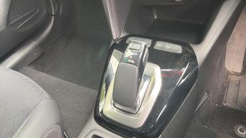 Vauxhall Corsa Electric 50kWh Elite Premium Hatchback 5dr Electric Auto (136 ps)