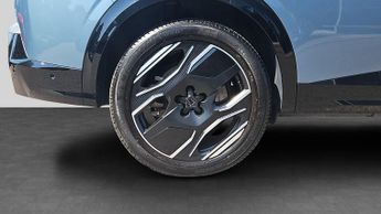 Peugeot 5008 73kWh GT SUV 5dr Electric Auto (210 ps)