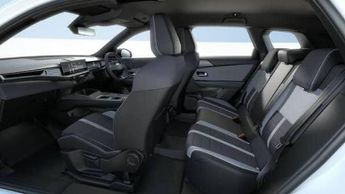 Vauxhall Grandland Electric 73kWh Ultimate Auto 5dr