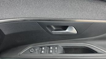 Peugeot 3008 SUV 1.6 13.2kWh Allure Premium SUV 5dr Petrol Plug-in Hybrid e-EAT 4