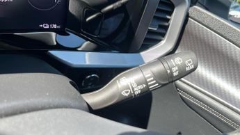 Vauxhall Mokka Electric 50kWh Ultimate SUV 5dr Electric Auto (136 ps)