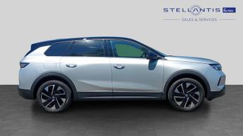 Vauxhall Grandland 1.2 Ultimate SUV 5dr Petrol Hybrid e-DCT Euro 6 (s/s) (136 ps)