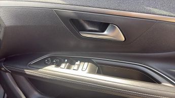 Peugeot 5008 1.2 PureTech GPF Allure SUV 5dr Petrol EAT Euro 6 (s/s) (130 ps)