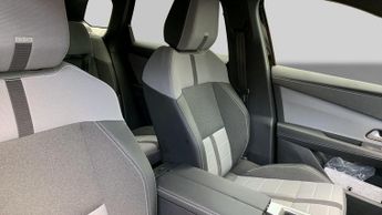 Vauxhall Grandland Electric 73kWh Ultimate SUV 5dr Electric Auto (213 ps)