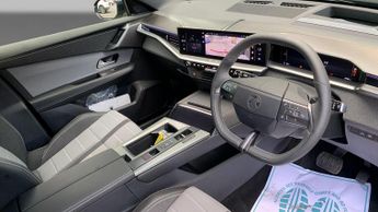 Vauxhall Grandland Electric 73kWh Ultimate SUV 5dr Electric Auto (213 ps)