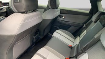 Vauxhall Grandland Electric 73kWh Ultimate SUV 5dr Electric Auto (213 ps)