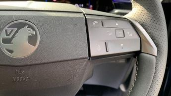 Vauxhall Grandland Electric 73kWh Ultimate SUV 5dr Electric Auto (213 ps)