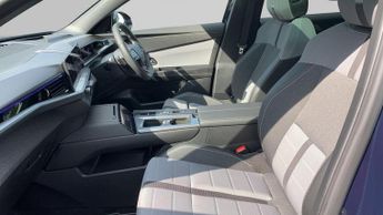 Vauxhall Grandland Electric 73kWh Ultimate SUV 5dr Electric Auto (213 ps)