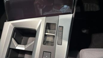 Vauxhall Grandland Electric 73kWh GS SUV 5dr Electric Auto (213 ps)