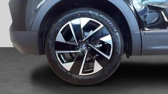Vauxhall Grandland 1.2 Ultimate SUV 5dr Petrol Hybrid e-DCT Euro 6 (s/s) (136 ps)