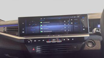 Vauxhall Grandland 1.2 Ultimate SUV 5dr Petrol Hybrid e-DCT Euro 6 (s/s) (136 ps)