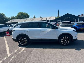 Vauxhall Grandland 1.2 Ultimate SUV 5dr Petrol Hybrid e-DCT Euro 6 (s/s) (145 ps)