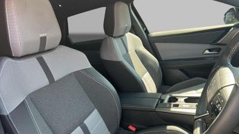 Vauxhall Grandland 1.2 Ultimate SUV 5dr Petrol Hybrid e-DCT Euro 6 (s/s) (136 ps)