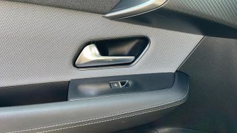 Vauxhall Grandland Electric 73kWh GS SUV 5dr Electric Auto (213 ps)