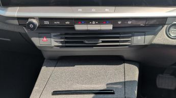 Vauxhall Grandland Electric 73kWh GS SUV 5dr Electric Auto (213 ps)