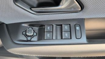 Vauxhall Grandland Electric 73kWh GS SUV 5dr Electric Auto (213 ps)