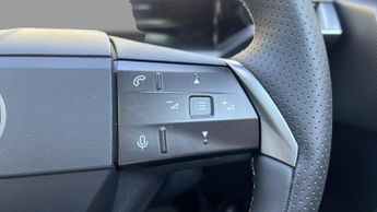 Vauxhall Grandland Electric 73kWh Ultimate SUV 5dr Electric Auto (213 ps)