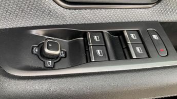 Vauxhall Grandland Electric 73kWh Ultimate SUV 5dr Electric Auto (213 ps)