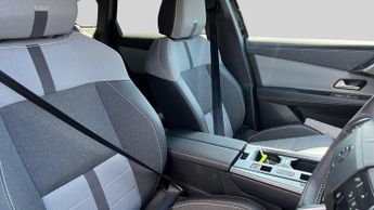 Vauxhall Grandland 1.2 GS SUV 5dr Petrol Hybrid e-DCT Euro 6 (s/s) (136 ps)