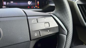 Vauxhall Grandland 1.2 Ultimate SUV 5dr Petrol Hybrid e-DCT Euro 6 (s/s) (145 ps)