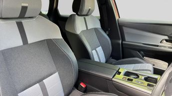 Vauxhall Grandland Electric 73kWh Ultimate SUV 5dr Electric Auto (213 ps)