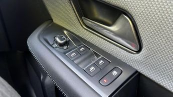 Vauxhall Grandland Electric 73kWh Ultimate SUV 5dr Electric Auto (213 ps)