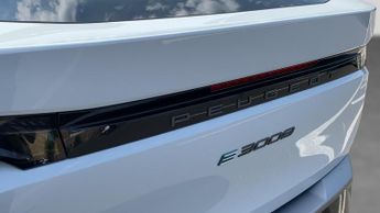 Peugeot 3008 73kWh GT SUV 5dr Electric Auto (210 ps)