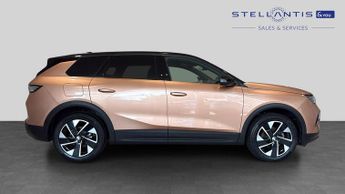 Vauxhall Grandland 1.2 Ultimate SUV 5dr Petrol Hybrid e-DCT Euro 6 (s/s) (136 ps)